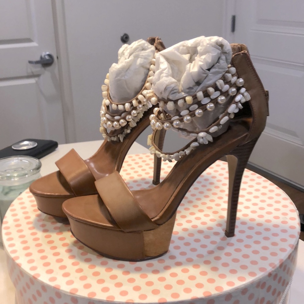 Ladies Platform open-toe heel.